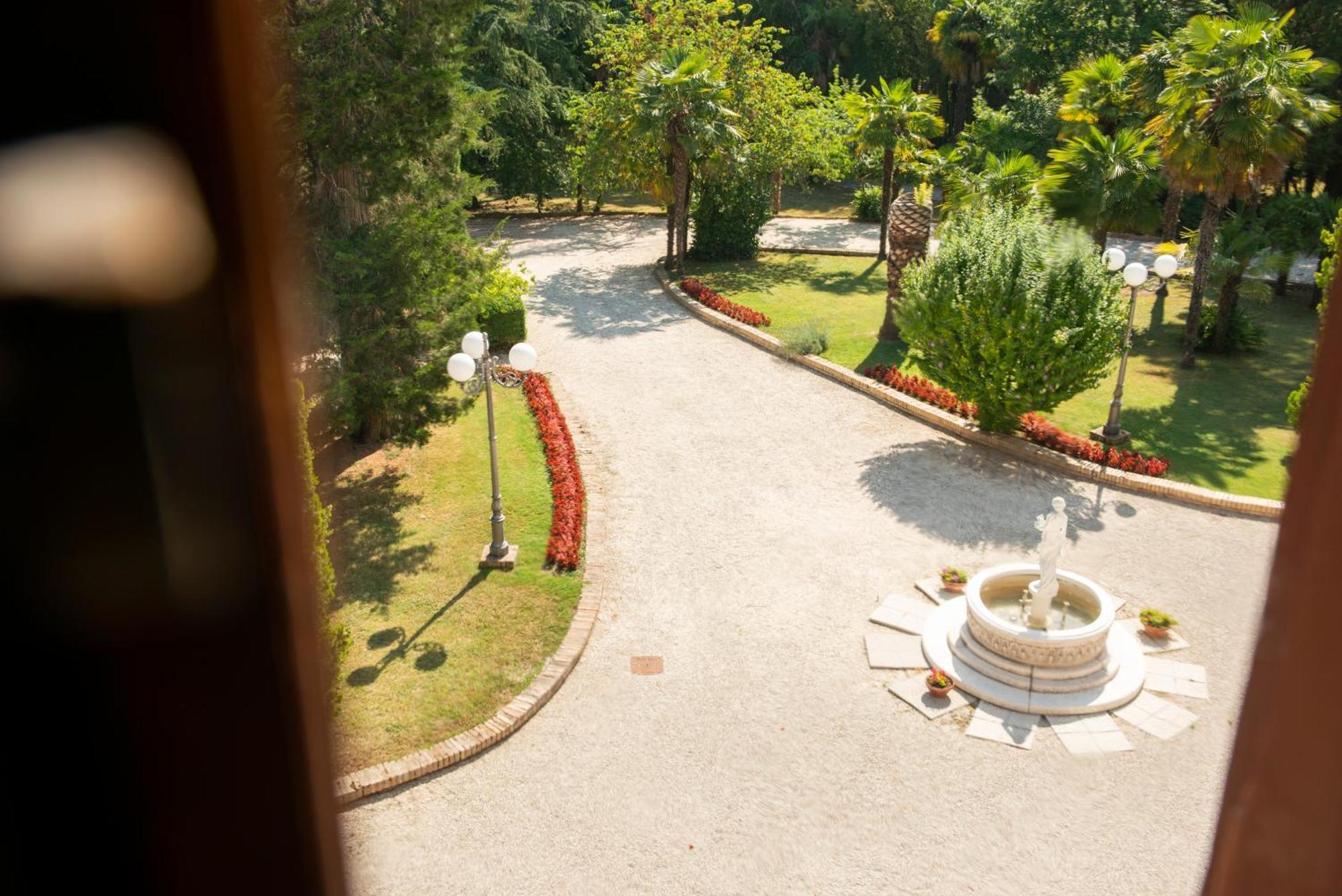 Hotel Villa Quiete Montecassiano Extérieur photo